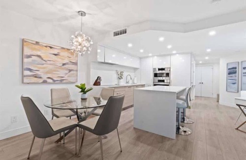 Downtown Vancouver Apartment | Executive Downtown Suite with Great City Views