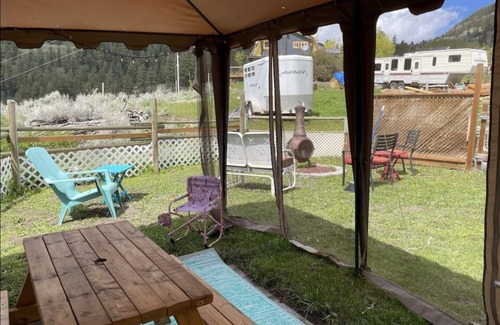 Okanagan-Similkameen House | Farm Stay Marron Valley- 5th Wheel Trailer