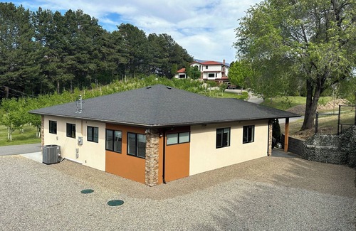 Okanagan-Similkameen Cottage | Hazelnut Farm Vacation Cottage