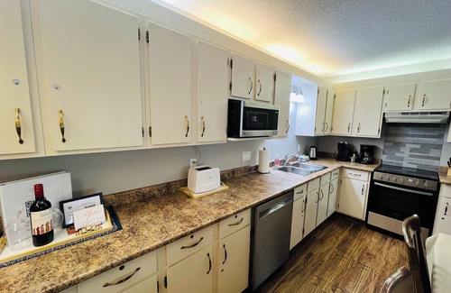 East Kootenay Condo | Kimberley 2BR-Ski-Hike-Golf-Hot Tub-Pool