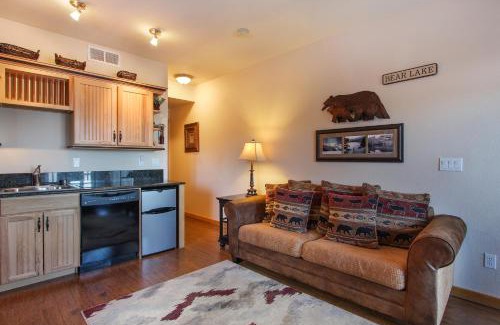 Estes Park Apartment | Lookout Mountain 27B Condo