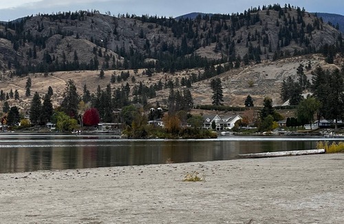 Okanagan-Similkameen Condo | Lovely 2 Bedroom Condo Steps to the Beach!