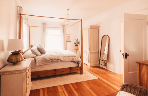 East Hill House | Luxury and sophisticated interior design with 3 bedroom and 2.5 baths and large living room.