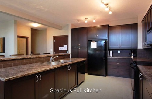 East Kootenay Condo | Luxury Condo, Top floor, Walk to Downtown, BBQ, Wifi, Sleeps 8