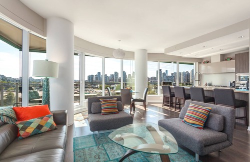 Southeast False Creek Condo | Luxury Condo With Wrap Around Balcony And Panoramic Views Of City And False Creek