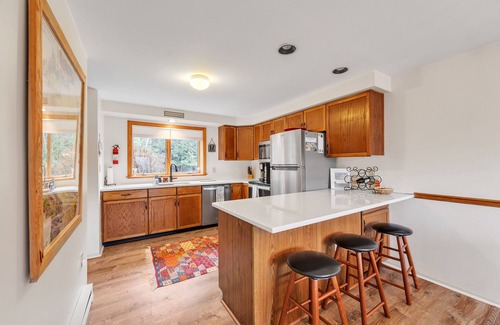 North Creek House | Moxham 58h - Adirondack Retreat Mountain Views 3 Bedroom Townhouse by The Summit at Gore Mountain