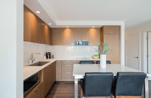 Downtown Vancouver Hotel | One Bedroom Apartment in Downtown Vancouver