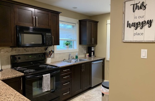 Regional District of Nanaimo Cabin | Peaceful, immaculate and fully equipped!
