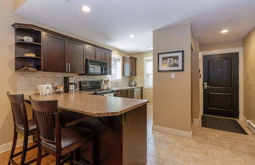 Regional District of Nanaimo Cabin | Peaceful, immaculate and fully equipped!
