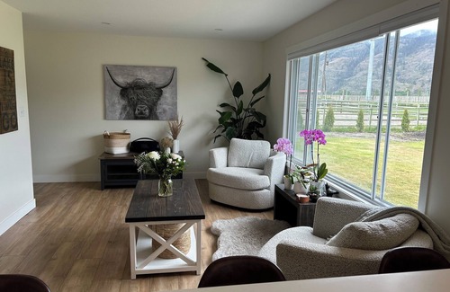 Okanagan-Similkameen House | Pet friendly winter rental on 2 manicured acres!