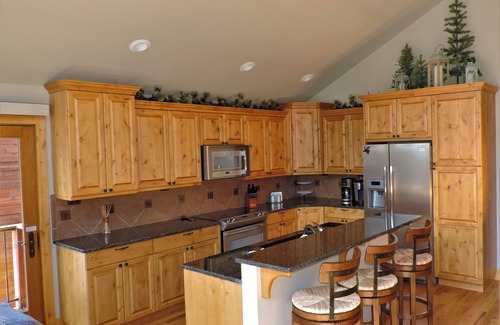 Estes Park House | PREMIUM HOME, incredible views, close to town & RMNP; hot tub, AC, & more: #6179