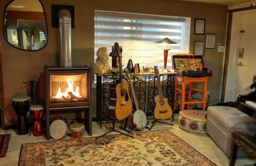 Gibsons House | SEAS THE DAY house hot tub pet friendly bbq location location location