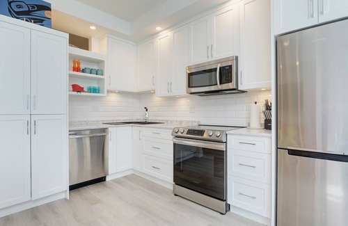 Victoria West Condo | Seastar Getaway - a south facing, light and art filled immaculate condo by Victoria Prime!