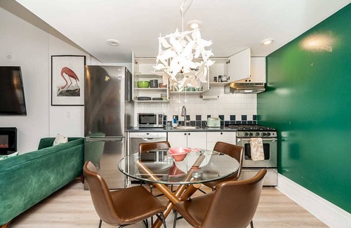 Downtown Vancouver Apartment | Trendy Loft in Downtown