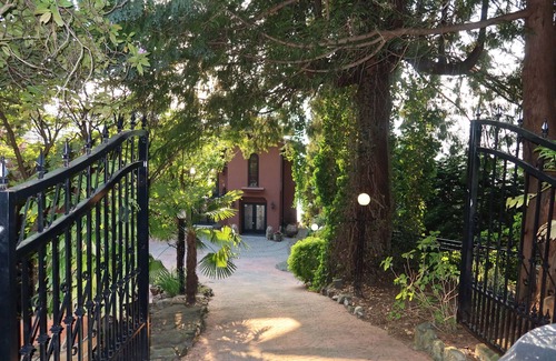 Woodfibre House | Tuscan-style Waterfront Home w/Hottub and Stunning Views