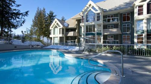 Upper Village House | Woodrun Lodge 302 | Large Condo w/Shared Heated Pool & Large Hot Tub