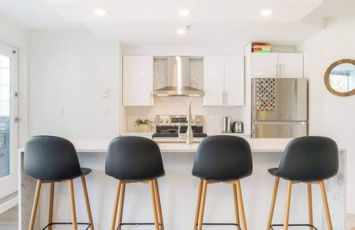 Downtown Vancouver Apartment | Yaletown Gorgeous Unit Steps from the Beach