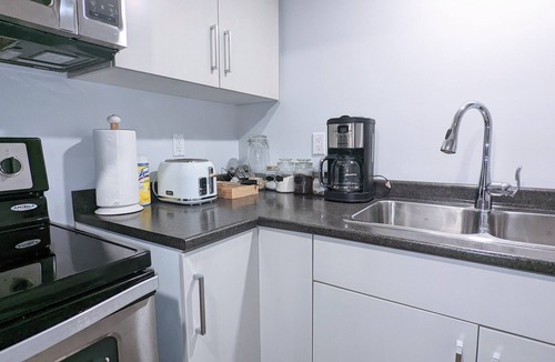 Stonebridge House | Über-clean, cozy, private suite - Stonebridge