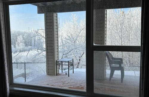 Northwest Calgary House | 民宿Ann's House in Calgary