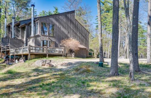 North Conway House | 0.5 Mi to Dtwn & Trails: Conway Condo w/Hot Tub!