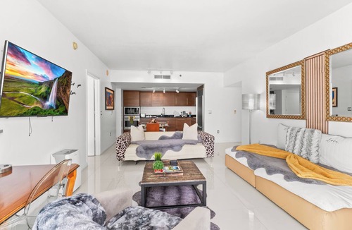 Downtown Miami Apartment | 0142 Skyline Serenity 1B/1B