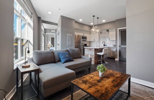 Ohio City Condo | 1 Bed/ 1 Bath Condo Minutes from Downtown B4