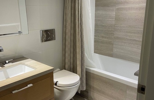 Kerrisdale Apartment | 1 bed 1 bath in a quiet and spacious 2bdrm 2bth (entire apartment available too)