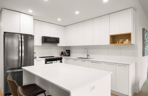 Victoria Condo | 1 bed and den condo in great location, Parking