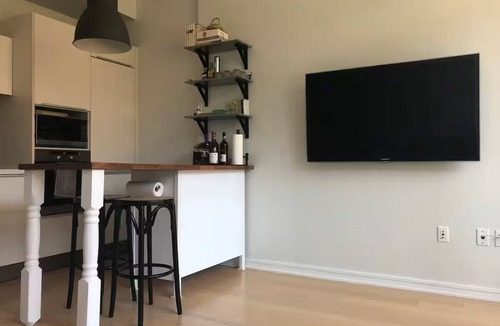 Southeast False Creek Condo | 1-bed pet-friendly Olympic Village condo with pool & hot tub, 5 min from seawall