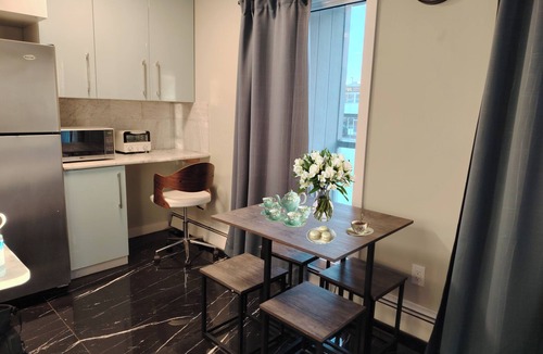 Shaganappi Apartment | 1 Bedroom Apartment on 17 Ave SW