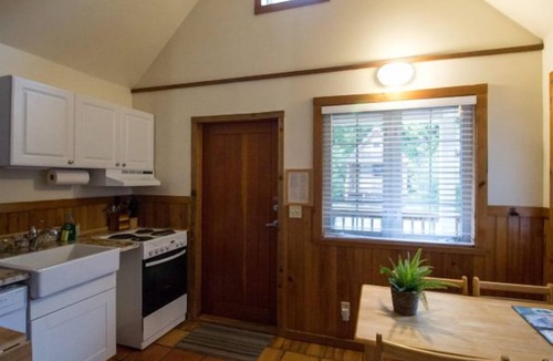 Ucluelet Cottage | 1 Bedroom B - Cozy Cottage with Forest View and Seasonal Hot Tub/Walking Distance to Beaches