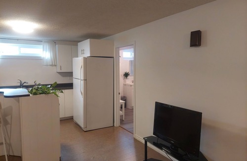 Sherwood Park House | 1 bedroom basement suite, private entrance, safe,quiet ,tree lined neighborhood.