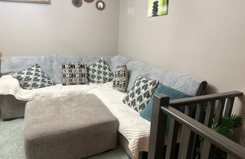 Airdrie House | 1 bedroom & Bathroom Near Airport