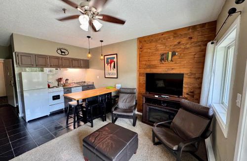 Lincoln Apartment | 1 Bedroom River and Loon View Balcony Indoor Pool