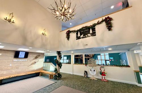 Lincoln Apartment | 1 Bedroom River and Loon View Balcony Indoor Pool