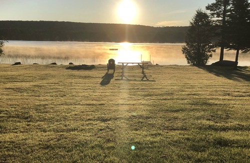 Holland House | 1 Bedroom Updated camp on Secluded Holland Pond