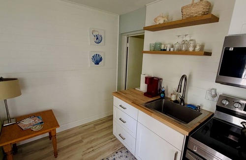 Fort Pierce Shores Apartment | 1 BR Beach Apt 1 Pet Ok Steps to Beach & Boating Sleeps 2 Newly Renovated