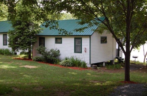 Lake Luzerne-Hadley Cottage | 1 BR Waterfront Cottage Overlooking the Water and Mountain Sunsets!