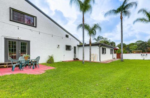 Stuart House | 1 Mi to Boat Ramp: 'The Islander' Home w/Yard