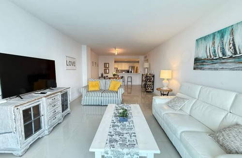 Sunny Isles Beach Condo | 1 New Listing Promo! 4 min to beach +free parking