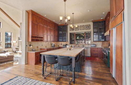 Basalt House | 1 Of A Kind Cozy Mountain Retreat Boasting A+ Location And Breathtaking Views.