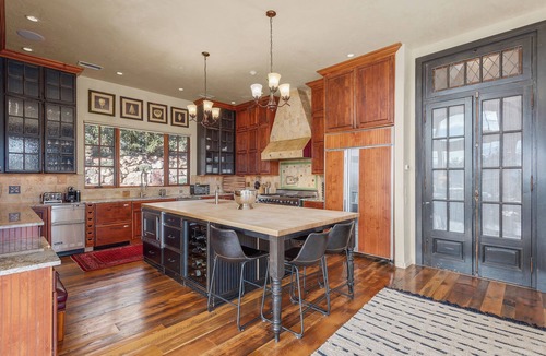 Basalt House | 1 Of A Kind Cozy Mountain Retreat Boasting A+ Location And Breathtaking Views.