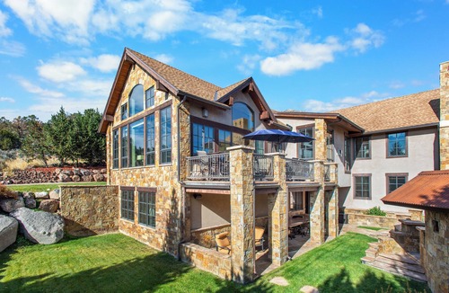 Basalt House | 1 Of A Kind Cozy Mountain Retreat Boasting A+ Location And Breathtaking Views.