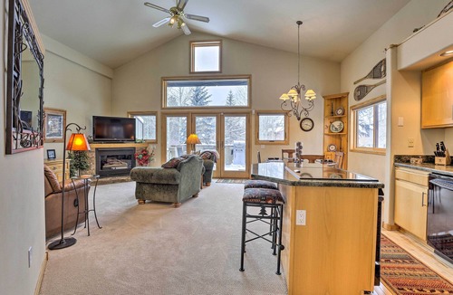 Frisco House | 10 Mi to Breckenridge: Townhome w/Hot Tub & Deck!