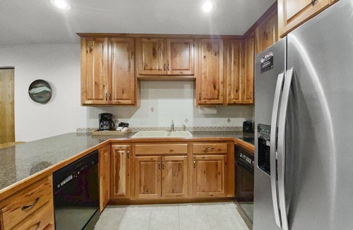 Historic District Condo | 106 m² Condo ∙ 2 bedrooms ∙ 6 guests