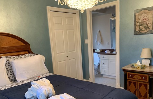 Saanich West Apartment | #112 Viewmont Ave - 4 Bed Gorgeous Upper Suite