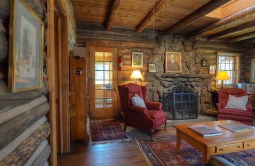 Estes Park Cabin | 122 m² Cabin ∙ 2 bedrooms ∙ 6 guests