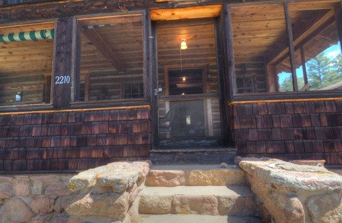 Estes Park Cabin | 122 m² Cabin ∙ 2 bedrooms ∙ 6 guests