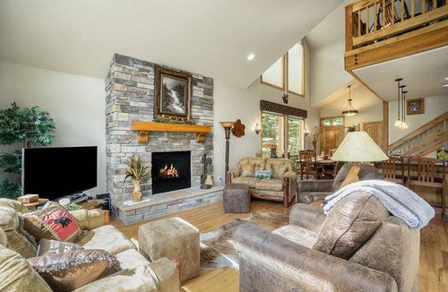 Estes Park Condo | 130 m² Condo ∙ 3 bedrooms ∙ 6 guests