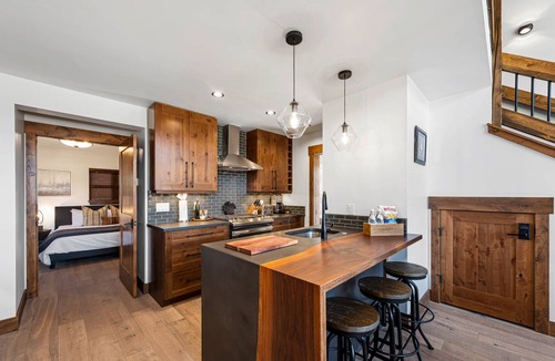 Estes Park Cabin | 147 m² Cabin ∙ 2 bedrooms ∙ 6 guests